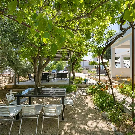Ostanak kod kuće Holiday Home Vodice