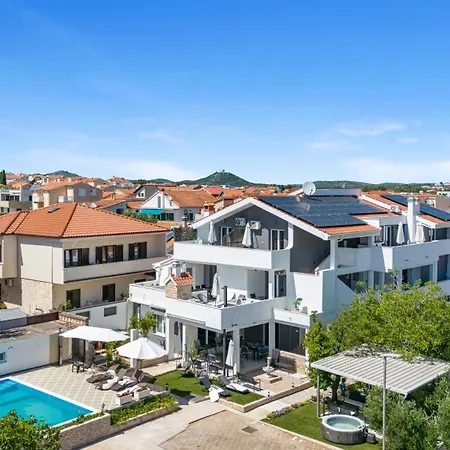 Holiday Home Vodice Pansiyon Vodice